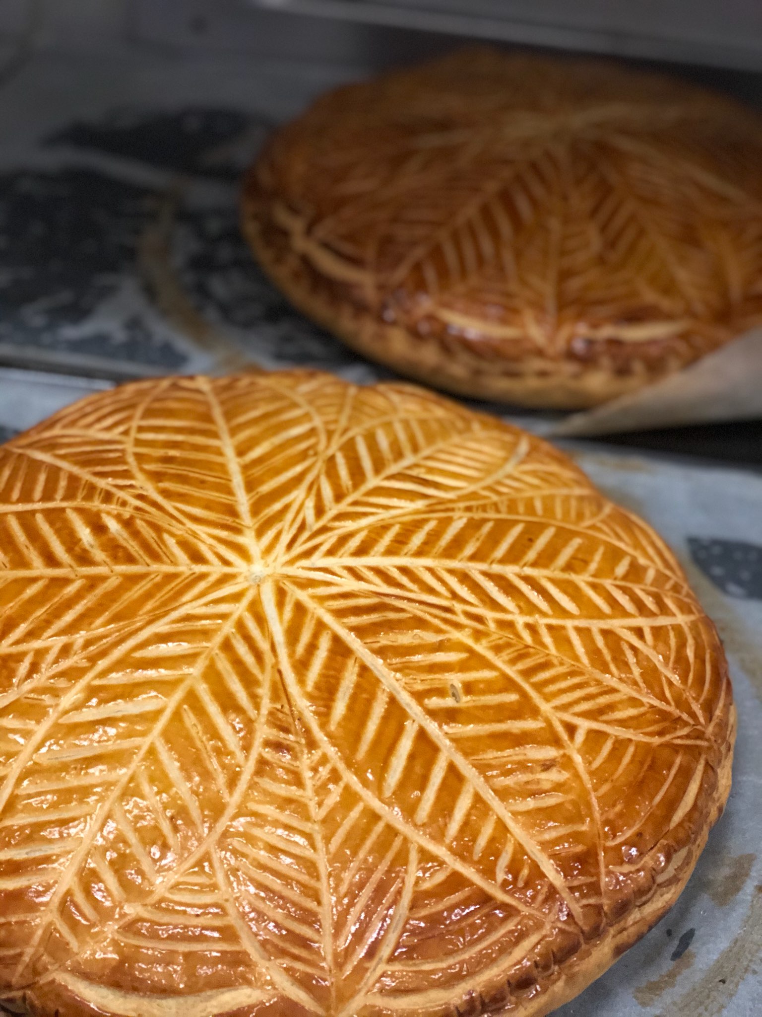 Biscuits dorés motifs feuilles croquines reception