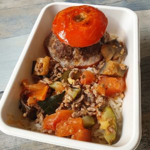 Tomate farcie légumes riz et viande hachée croquines reception