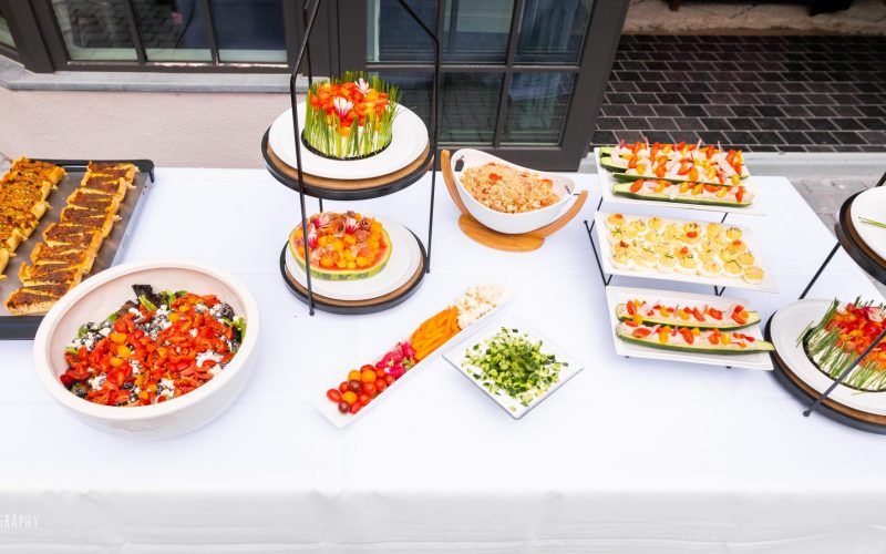 Brunch. Coloré, frais et sain.